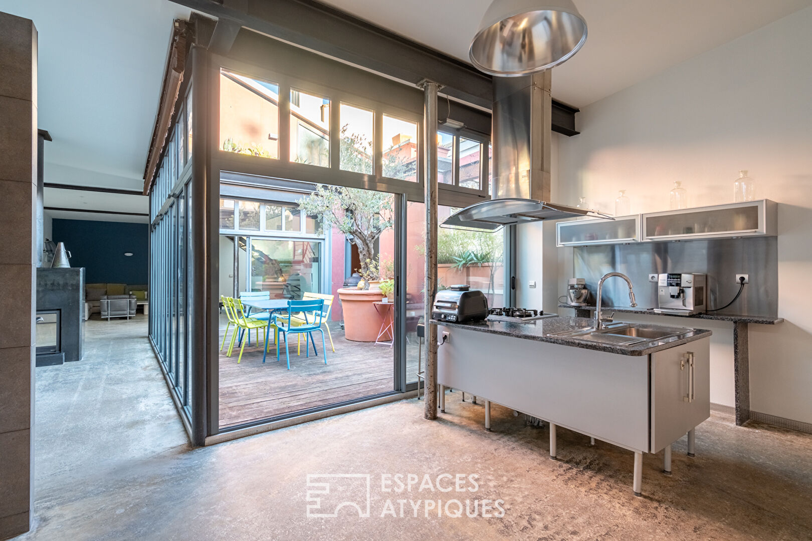 Loft d’architecte avec extérieur dans une ancienne manufacture