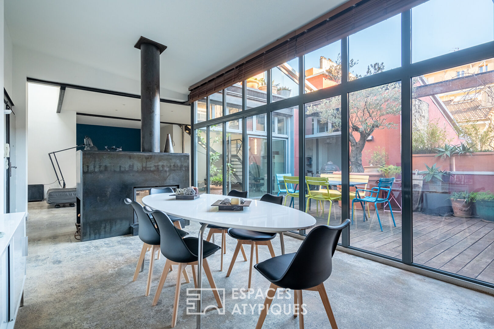 Loft d’architecte avec extérieur dans une ancienne manufacture