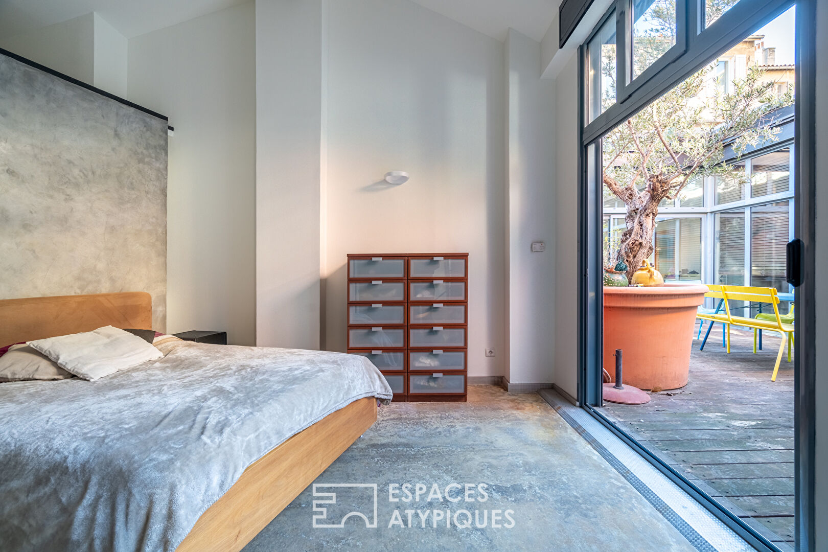 Loft d’architecte avec extérieur dans une ancienne manufacture