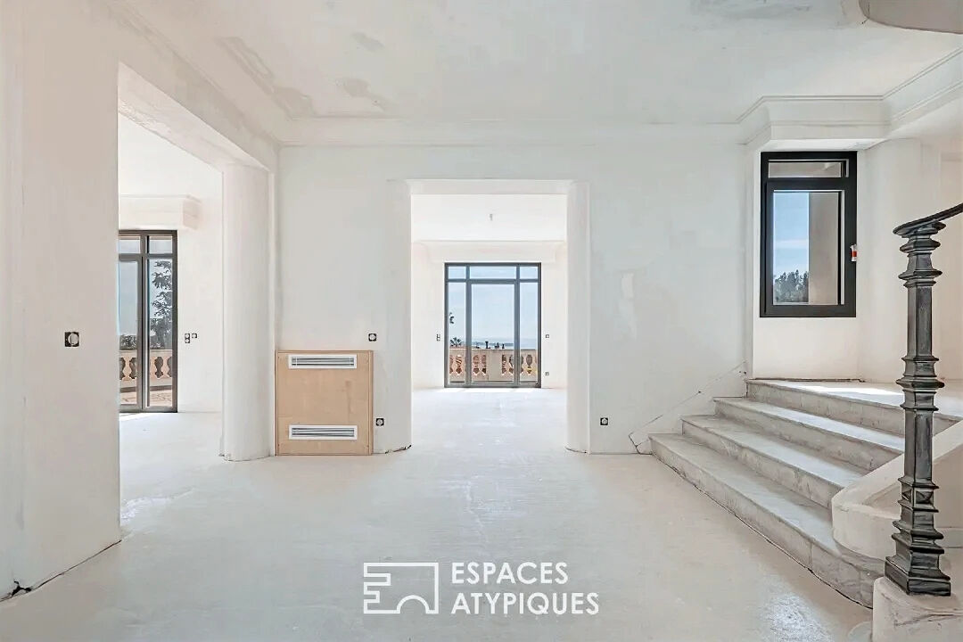 Hôtel particulier des années 20 à Cannes – Charme historique et vue mer à couper le souffle
