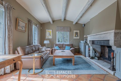 Provençal villa in Vence with swimming pool on landscaped grounds