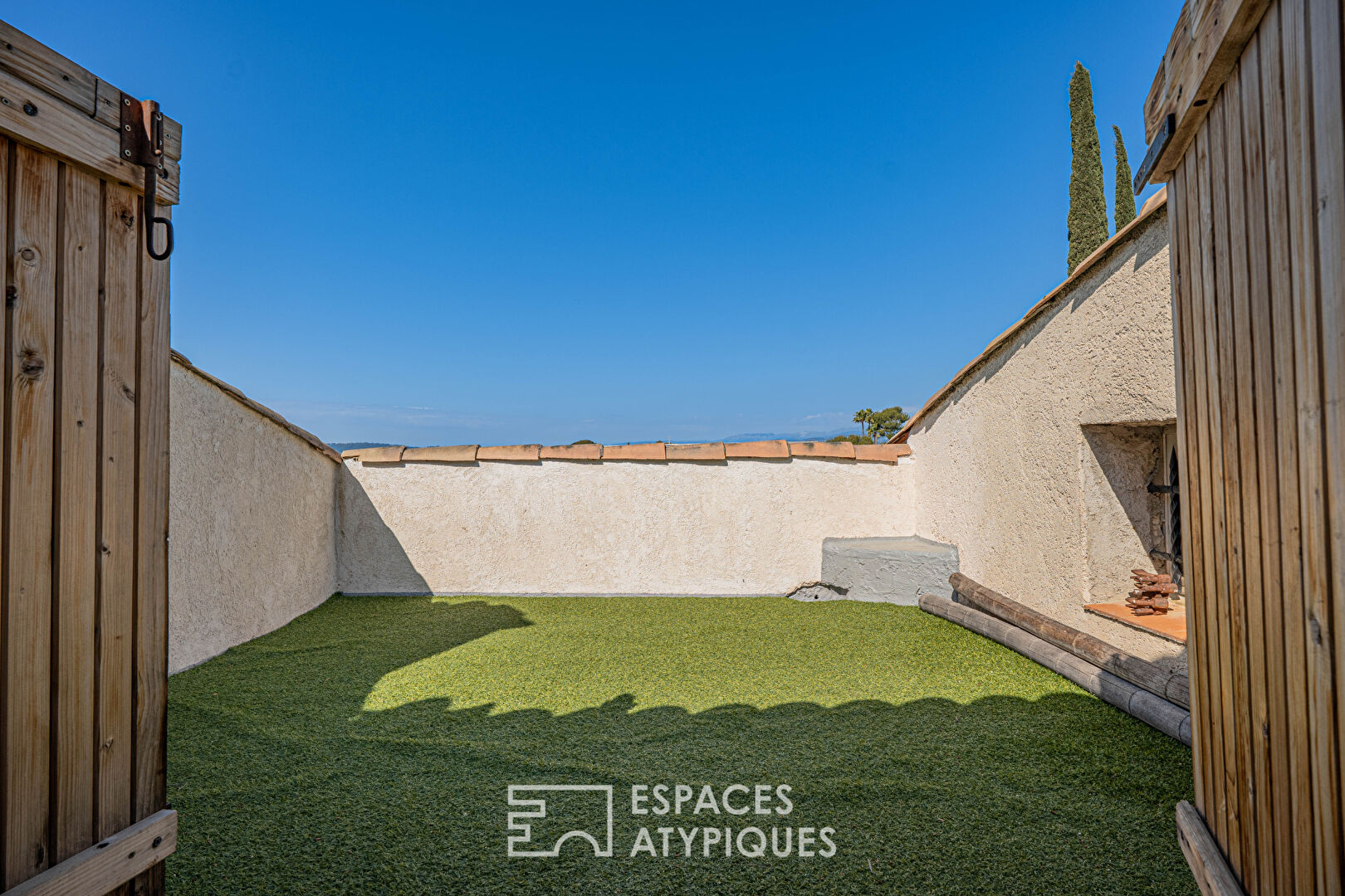 5-room apartment in the heart of a charming house in Le Cannet