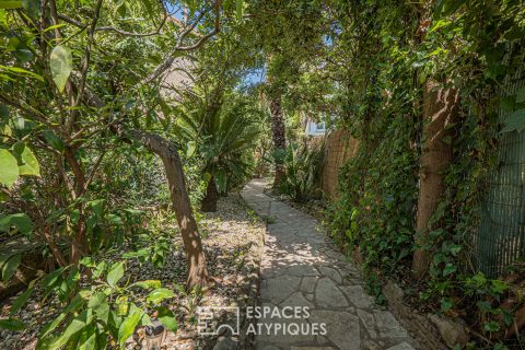 Architecture esprit phare sur trois niveaux, jardin confidentiel – Basse Californie à Cannes