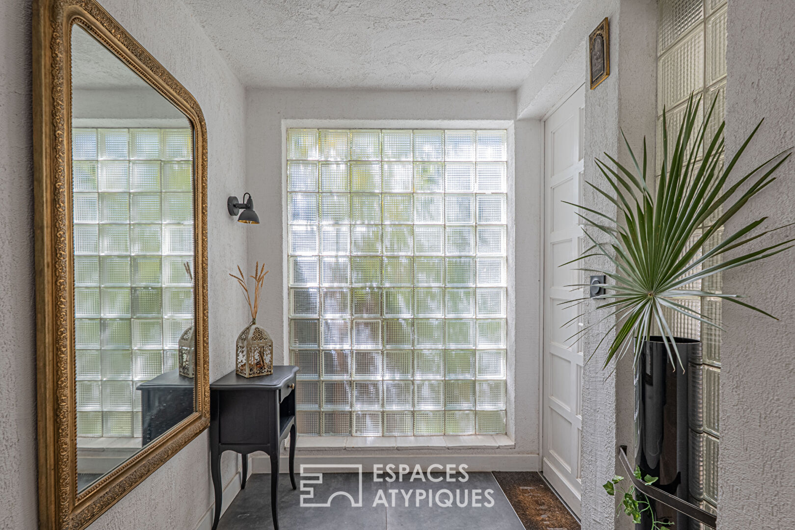 Architecture esprit phare sur trois niveaux, jardin confidentiel – Basse Californie à Cannes