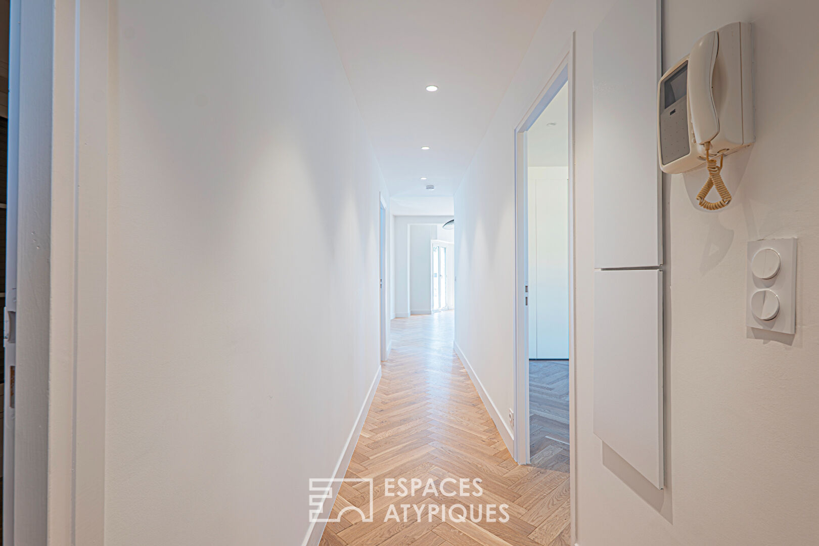 Appartement de charme à proximité du célèbre hôtel Negresco à Nice