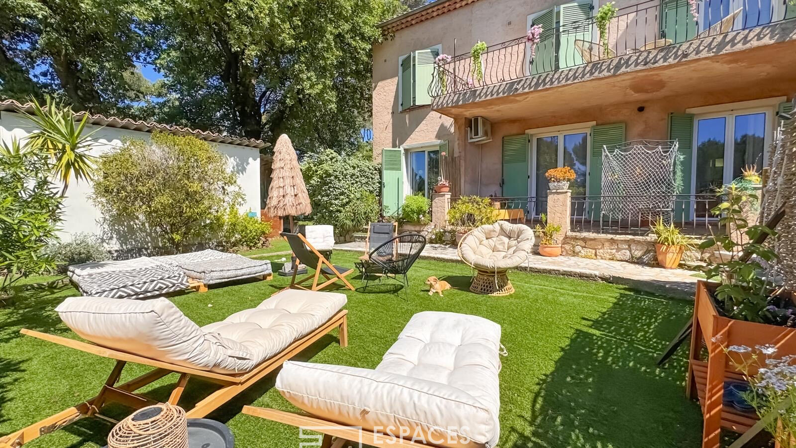 Quiet house divided into three apartments with swimming pool in MOUGINS