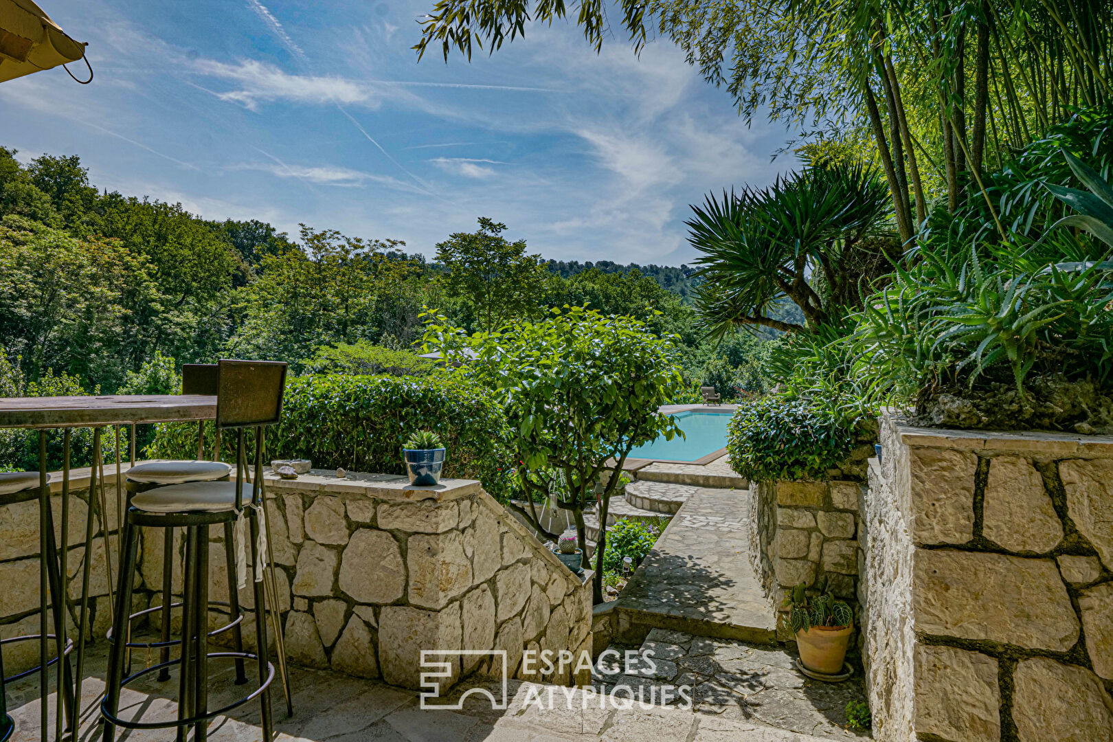 Propriété avec piscine en pleine nature à Vence