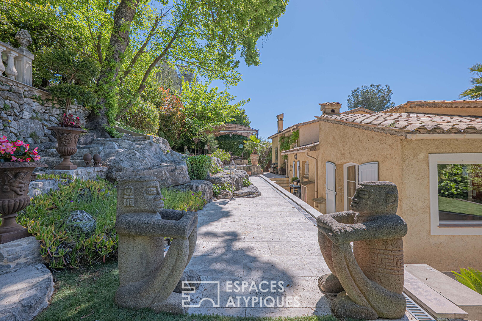Maison d’architecte pleine de charme au Rouret