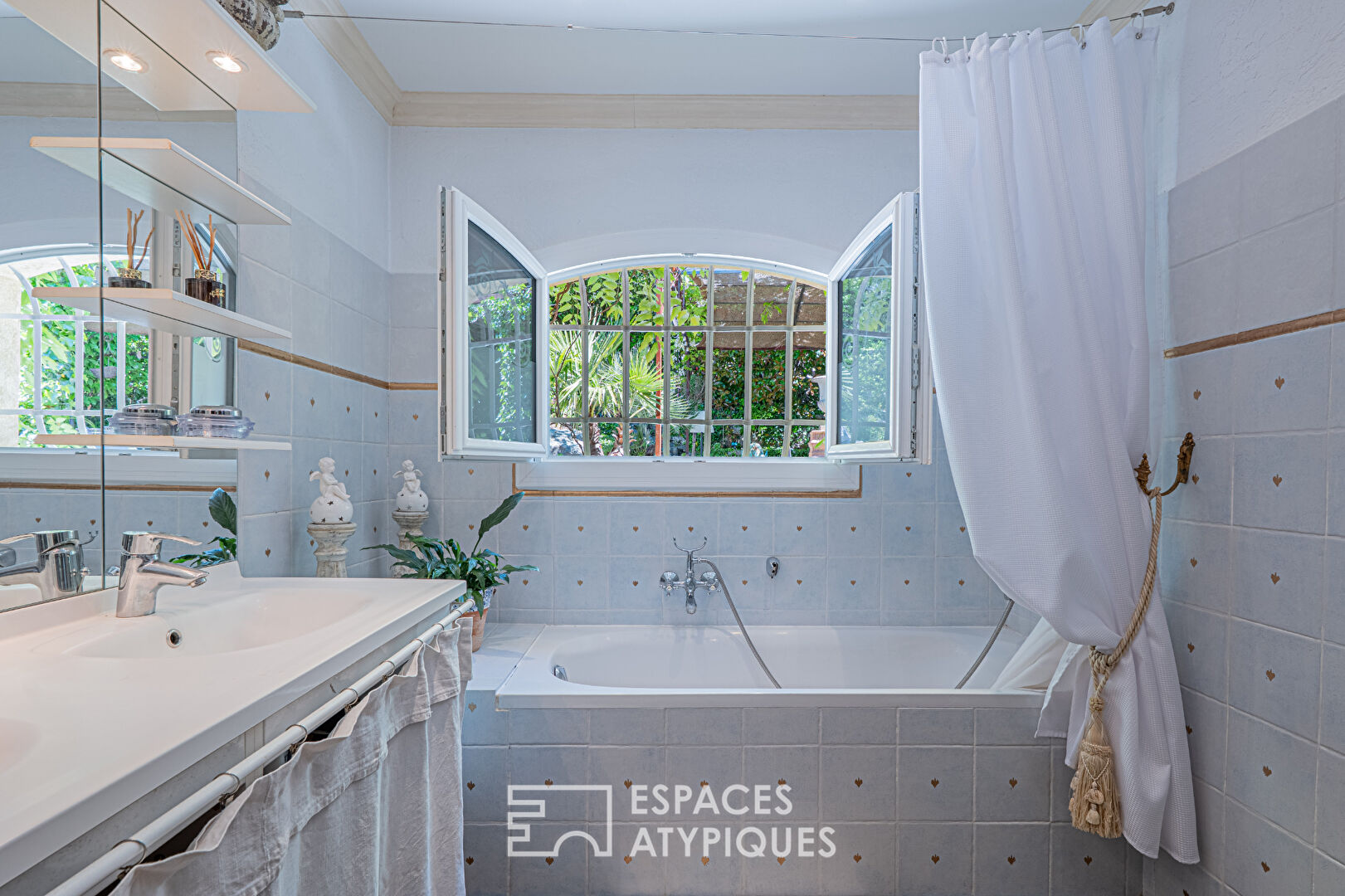 Maison d’architecte pleine de charme au Rouret