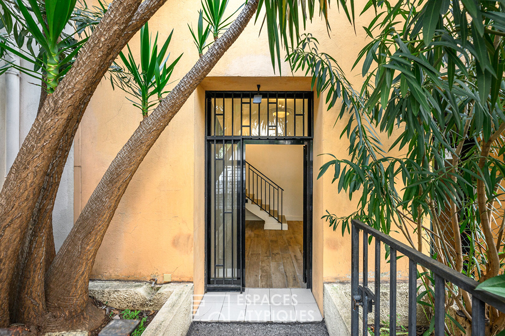 Loft 5 pièces  situé dans le quartier du Port – NICE
