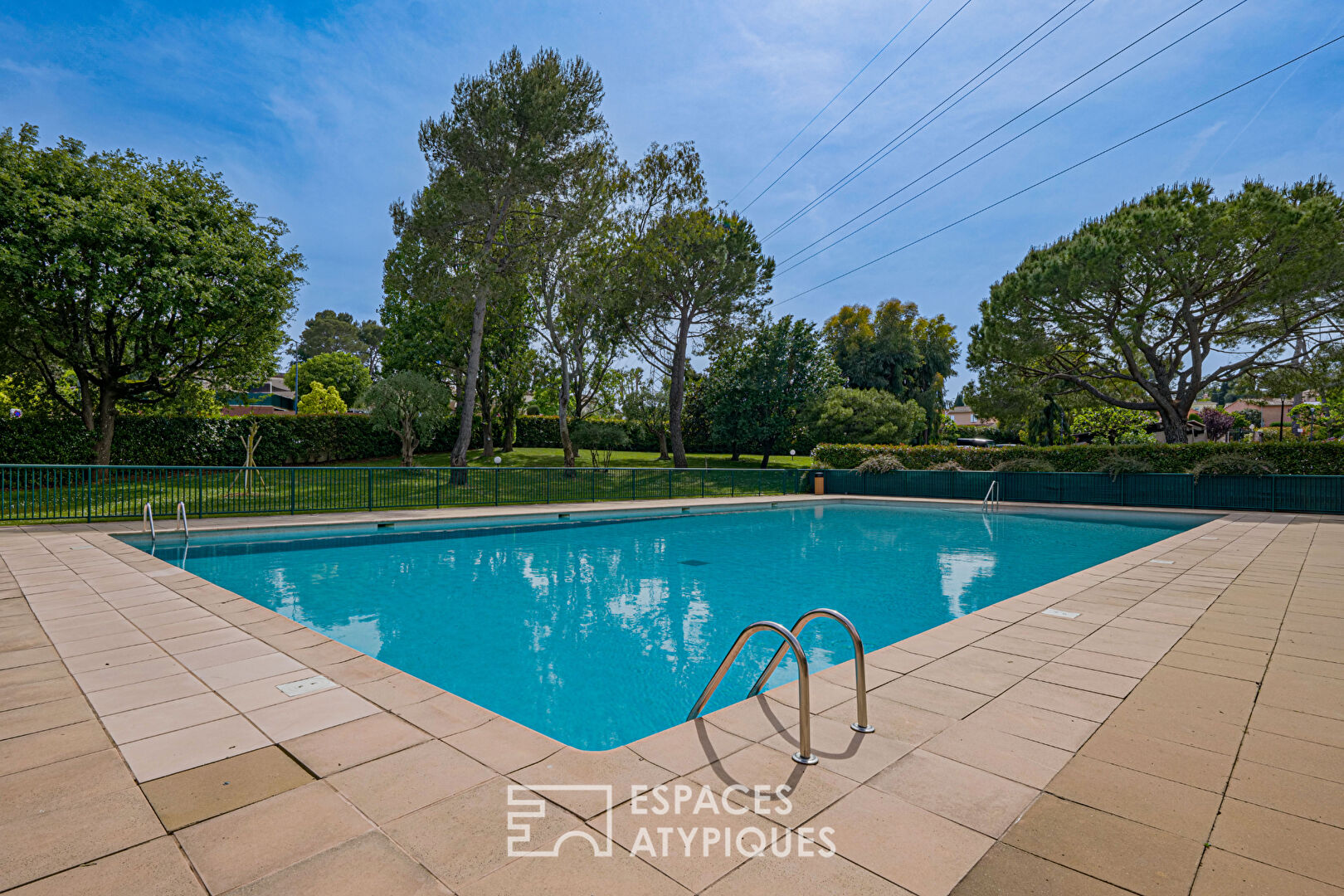 Renovated apartment with garden – Luxury residence in Mougins