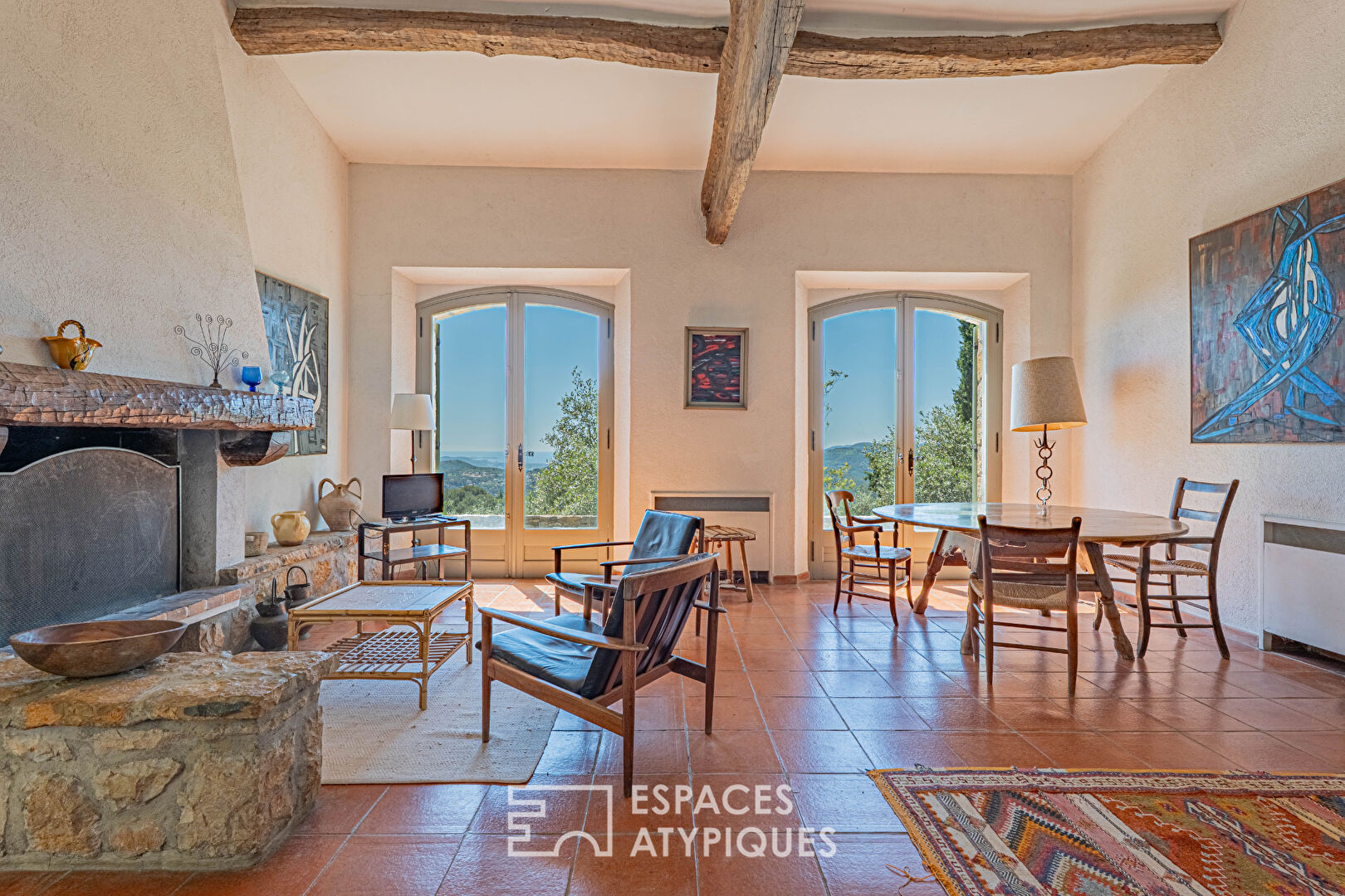 Authentique maison provençale en pierre avec vue mer – Spéracedes