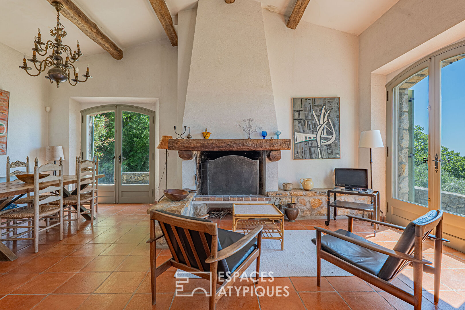 Authentique maison provençale en pierre avec vue mer – Spéracedes