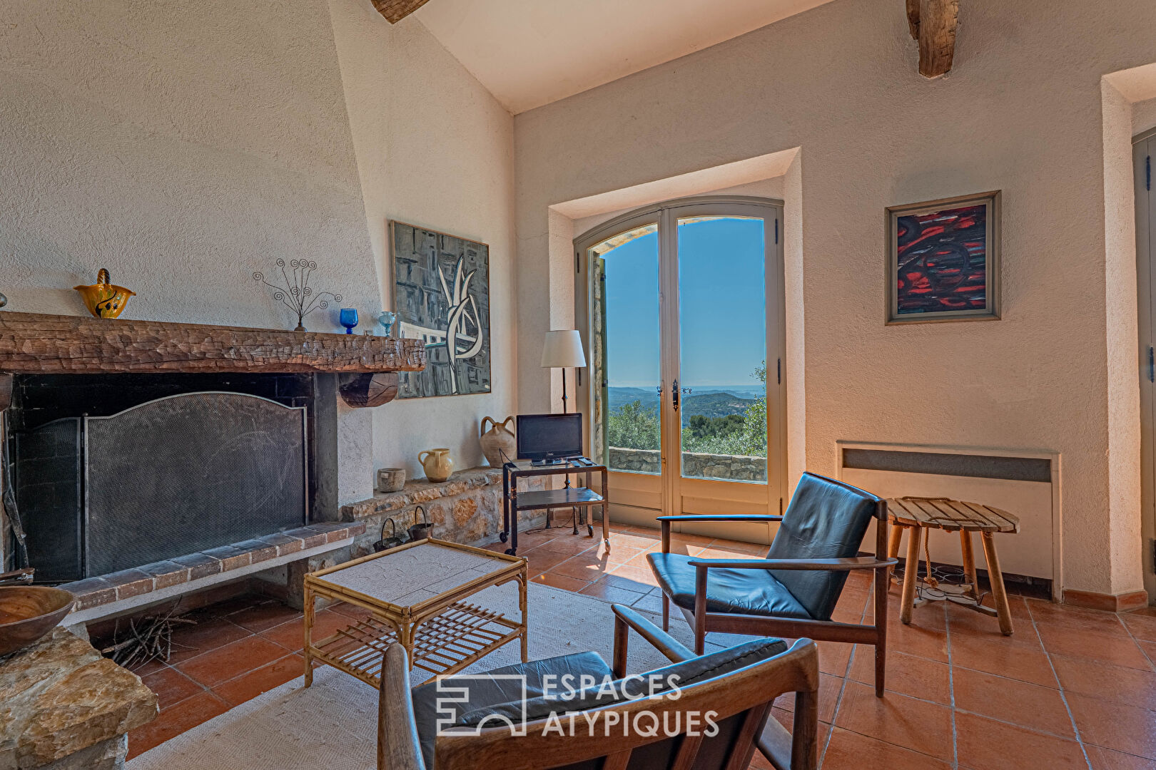 Authentique maison provençale en pierre avec vue mer – Spéracedes