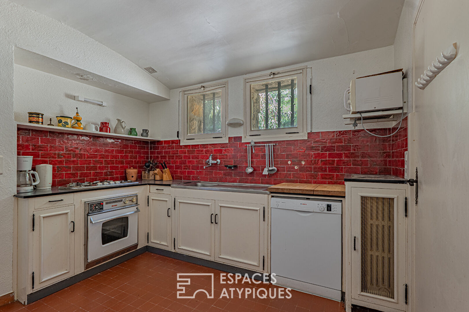 Authentique maison provençale en pierre avec vue mer – Spéracedes