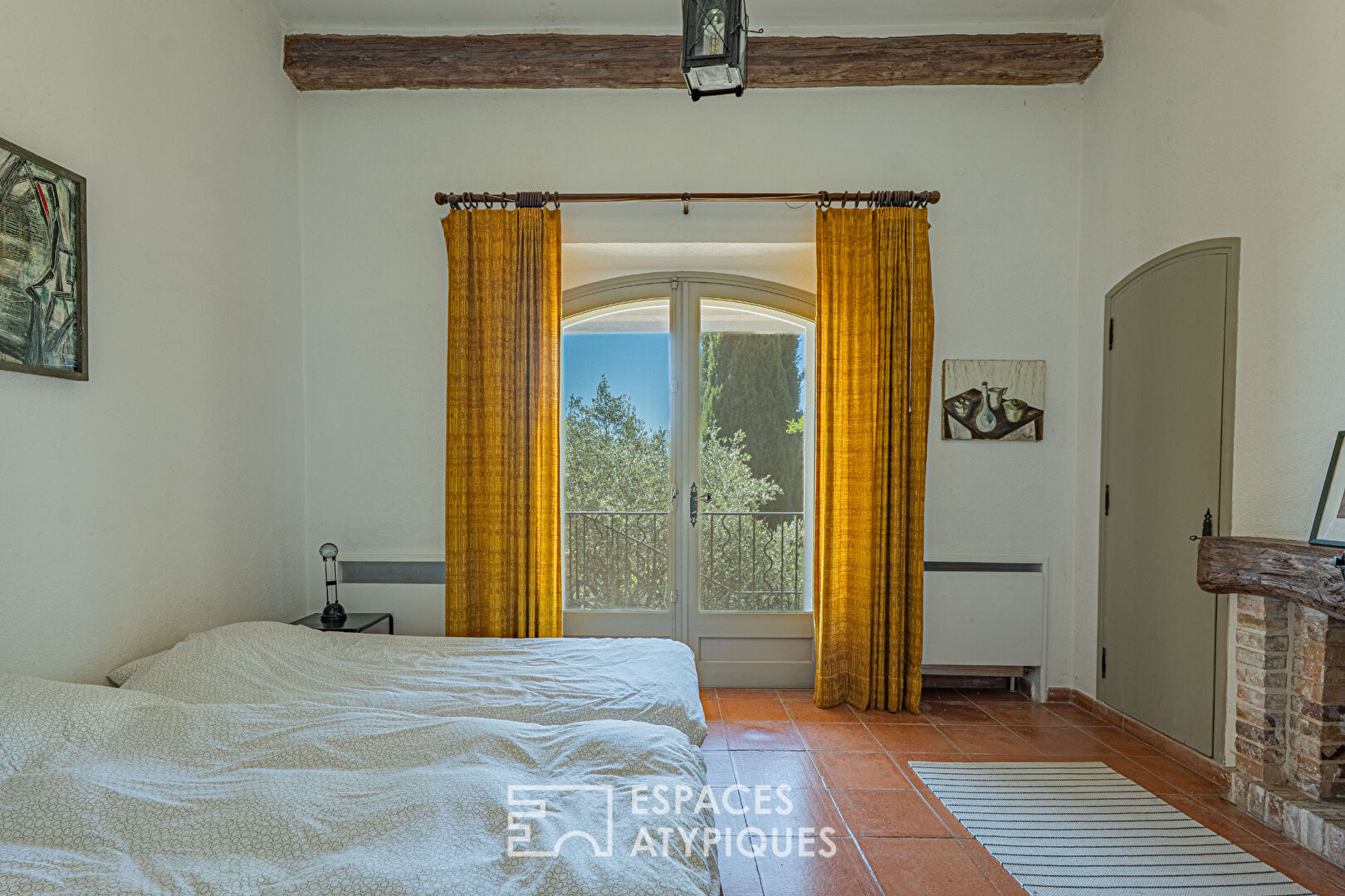 Authentique maison provençale en pierre avec vue mer – Spéracedes