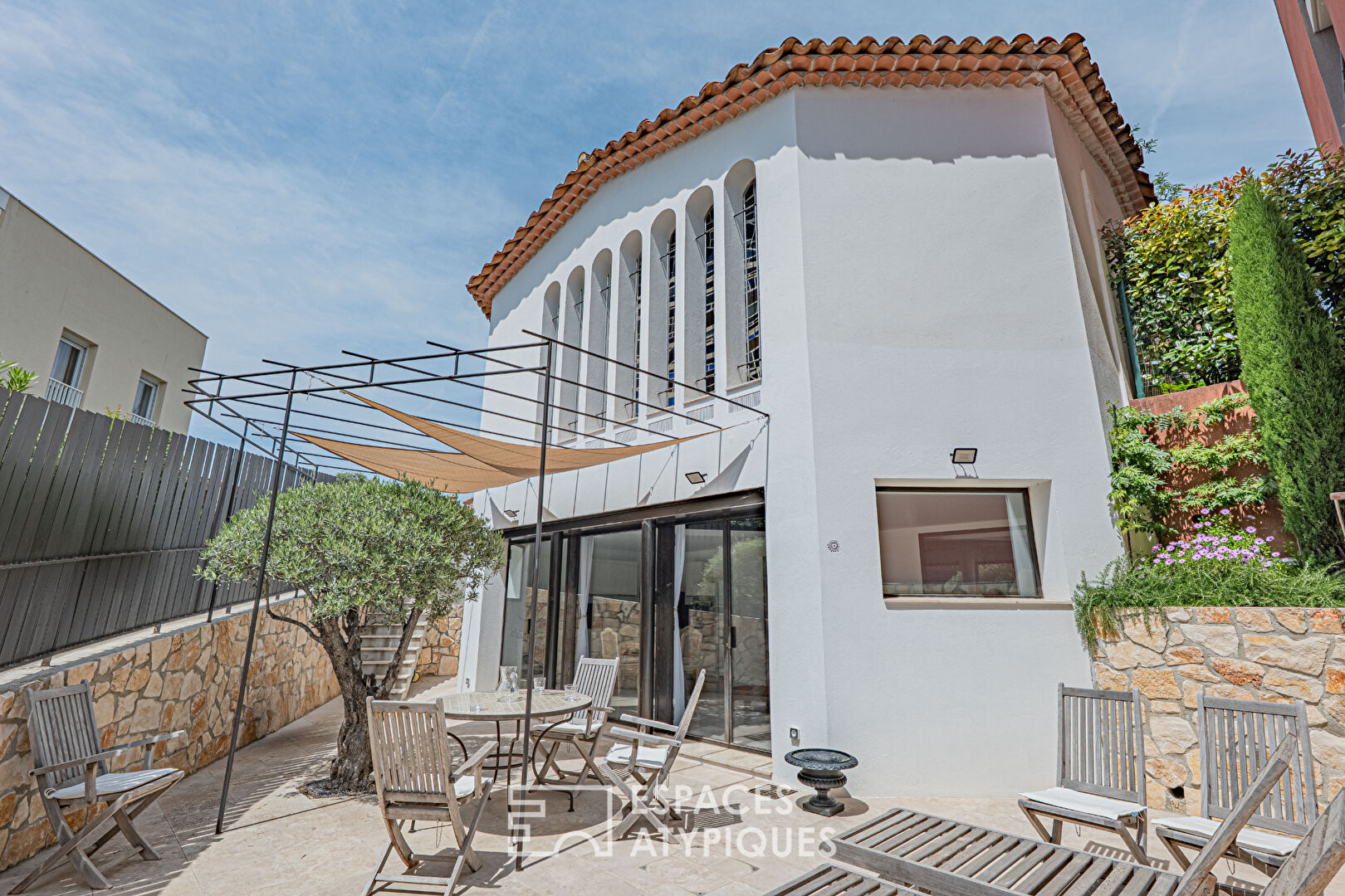 Old chapel completely renovated into a loft
