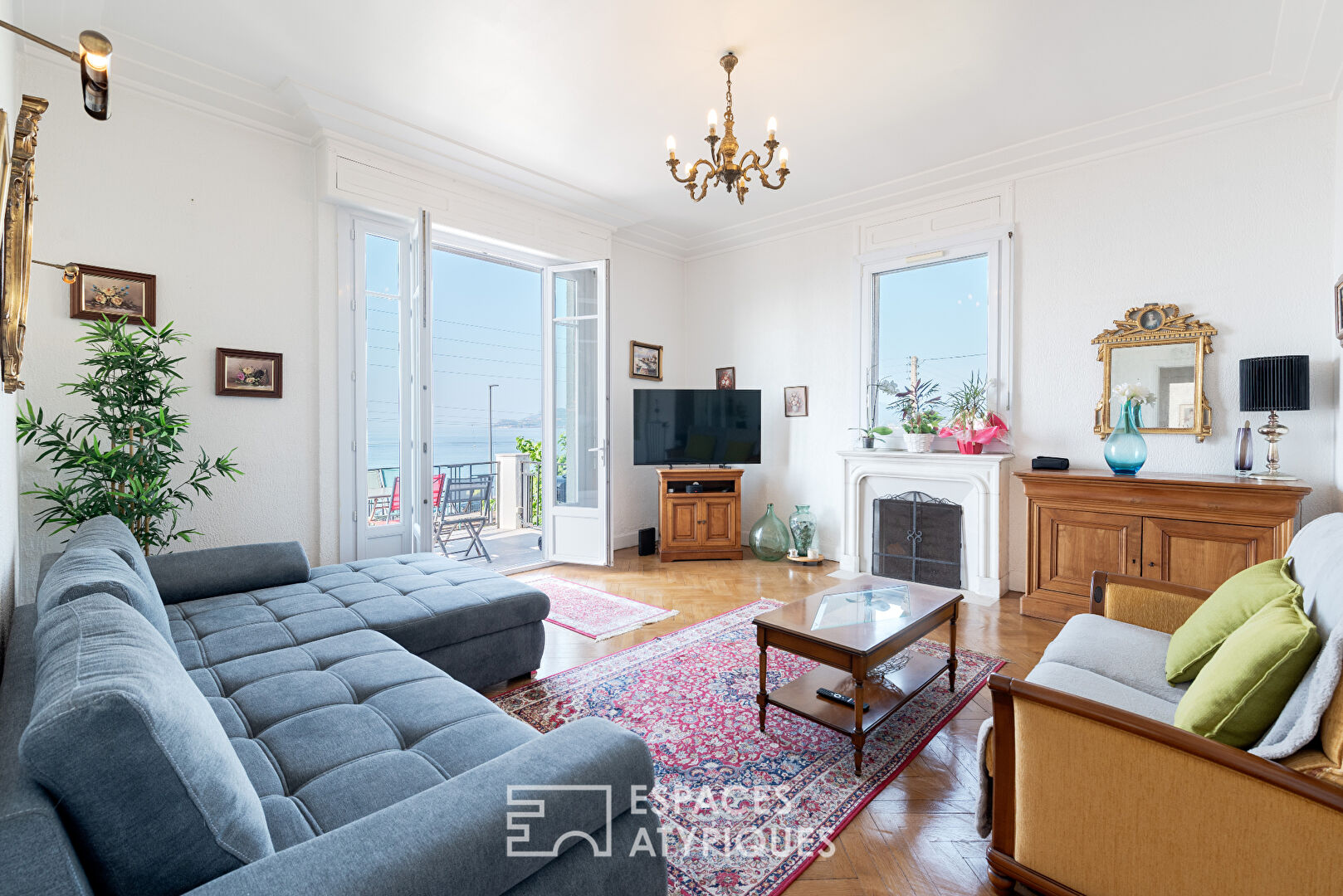 Magnifique appartement bourgeois de 127m² avec grande terrasse vue mer.