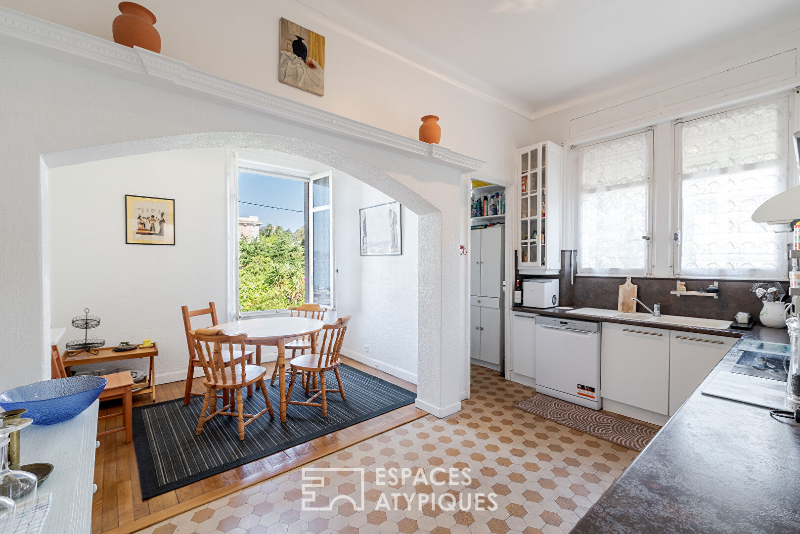 Magnifique appartement bourgeois de 127m² avec grande terrasse vue mer.