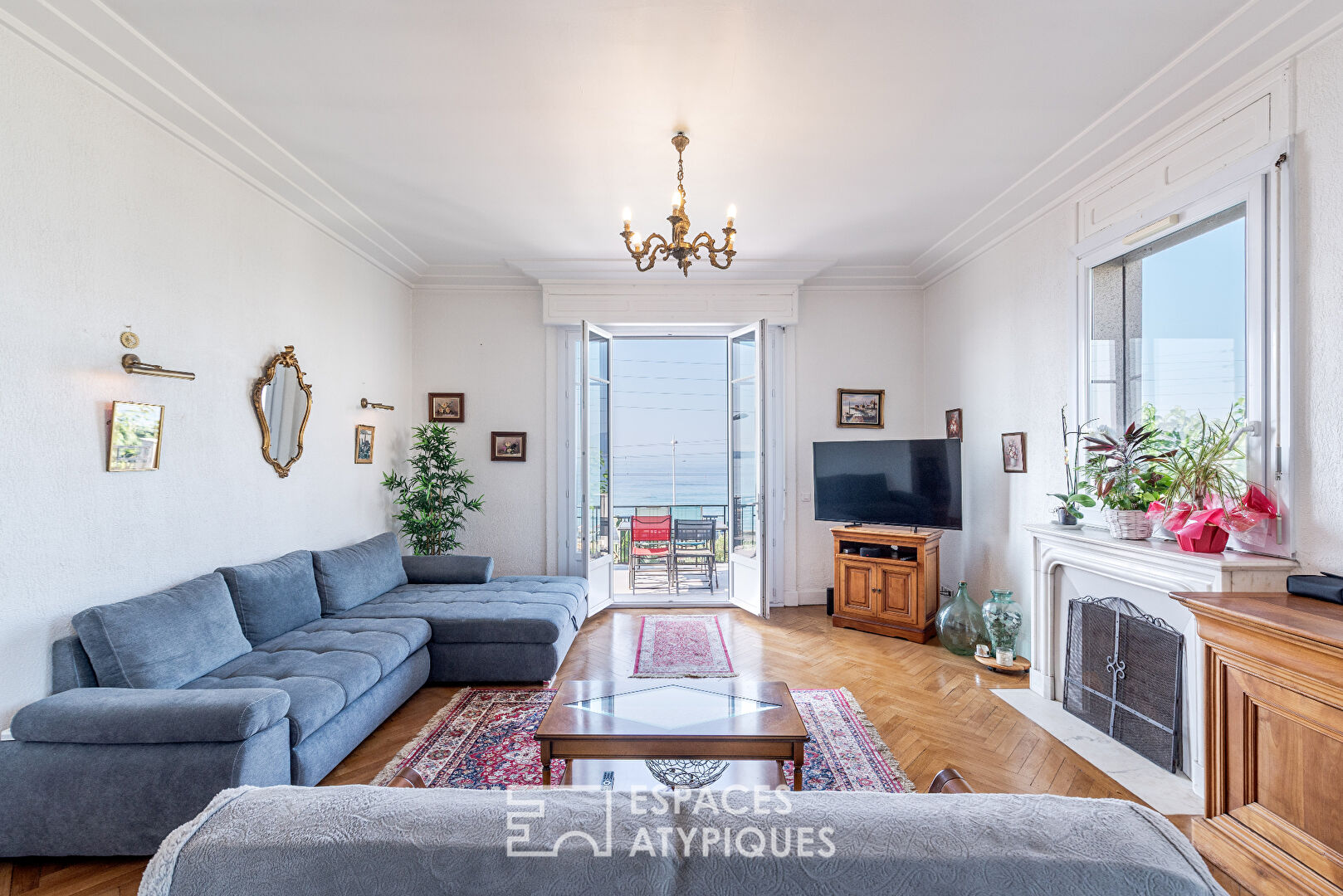 Magnifique appartement bourgeois de 127m² avec grande terrasse vue mer.