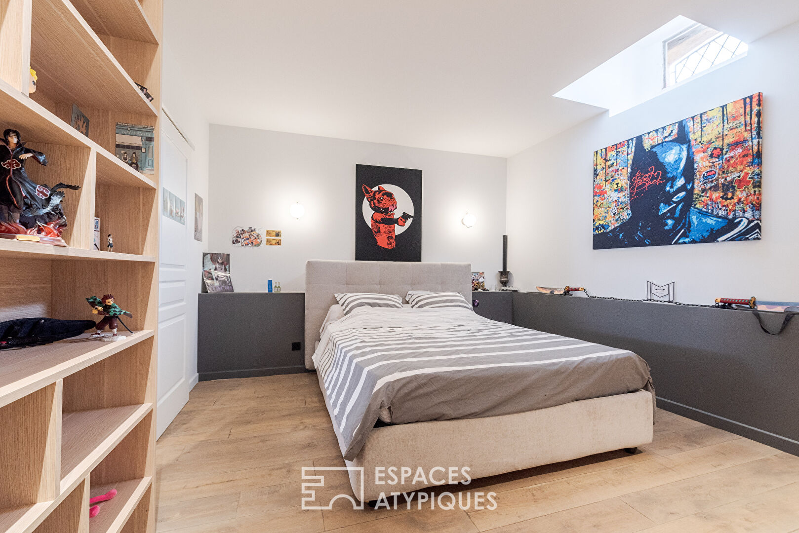 Magnifique loft de 244m² totalement rénové avec patio et parking