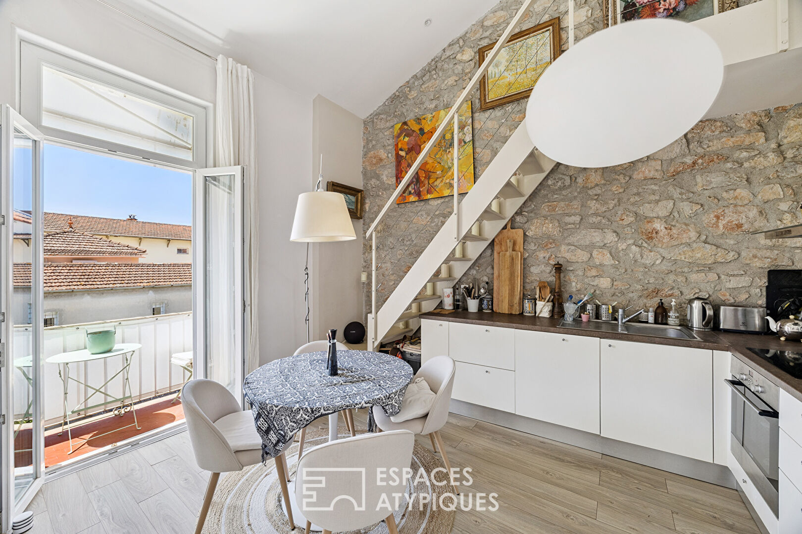 Montfleury – Elégant bourgeois 3 pièces traversant de 86m² avec balcon