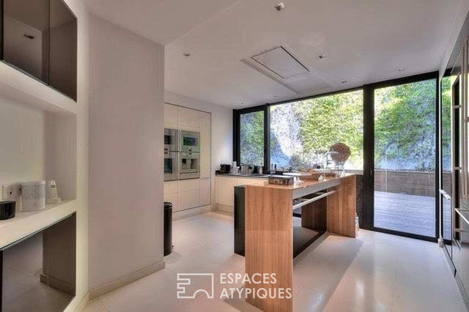 Villa contemporaine : Une Ode au Luxe et à la Sérénité
