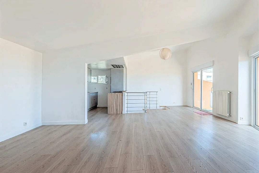 Duplex au dernier étage, offrant une vue mer panoramique sans aucun vis-à-vis