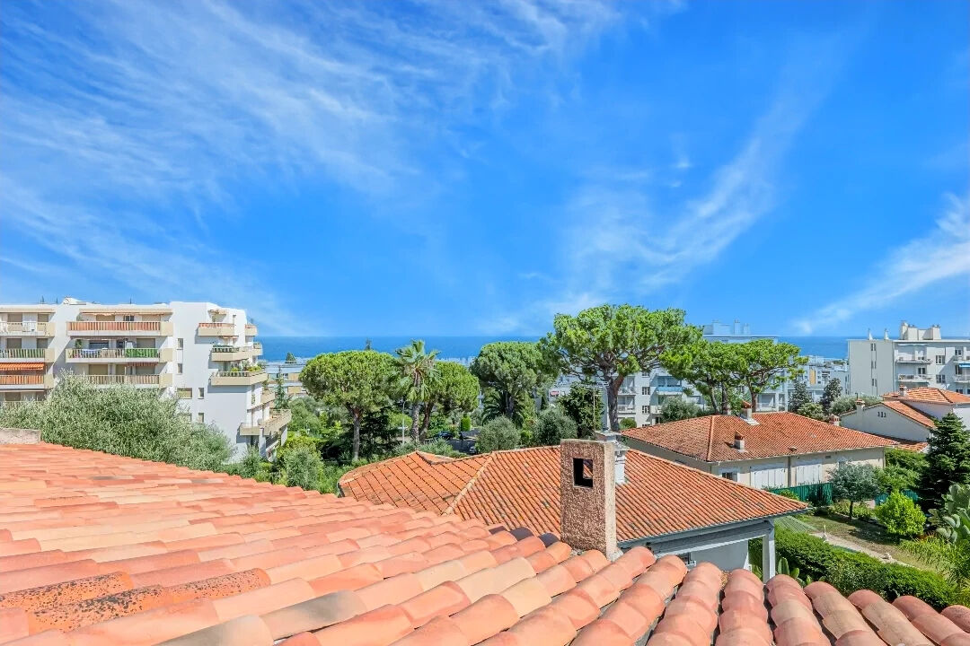 Duplex au dernier étage, offrant une vue mer panoramique sans aucun vis-à-vis