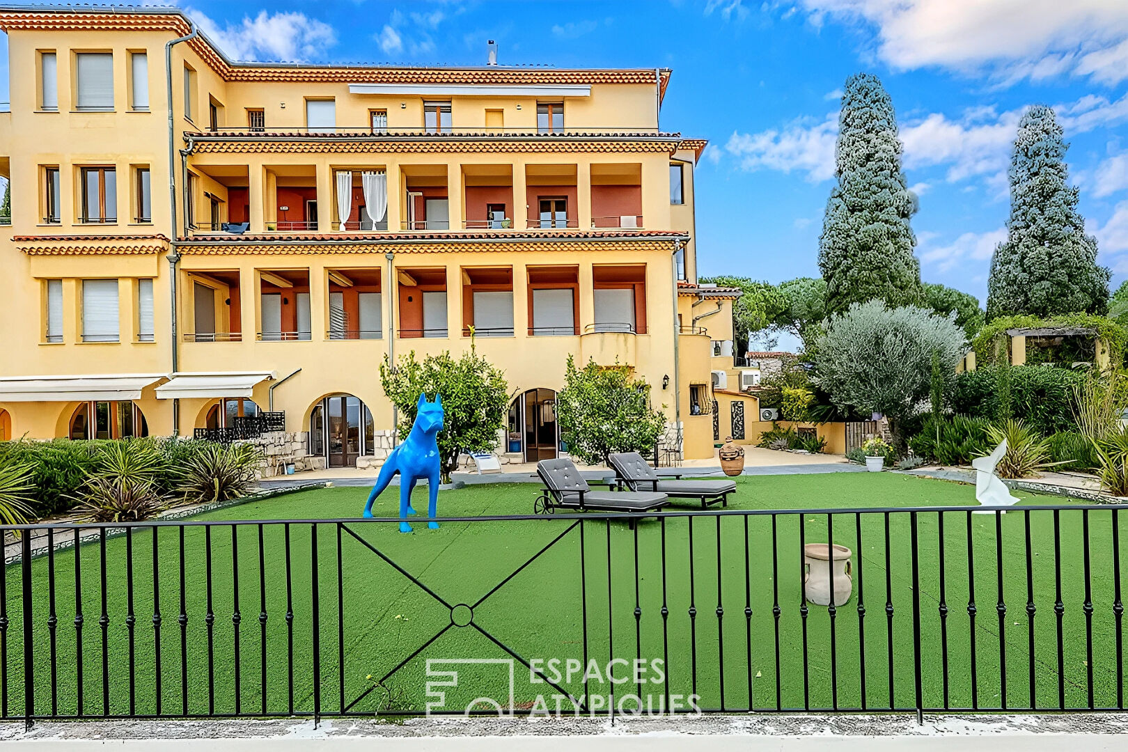 Fabron – Bien d’exception en rez-de-jardin avec vue panoramique mer