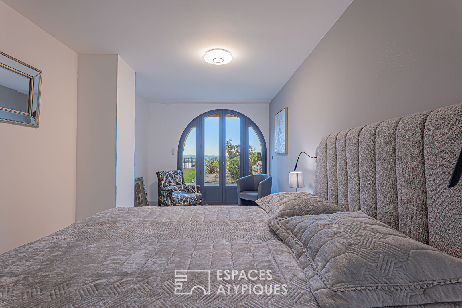 Fabron – Bien d’exception en rez-de-jardin avec vue panoramique mer