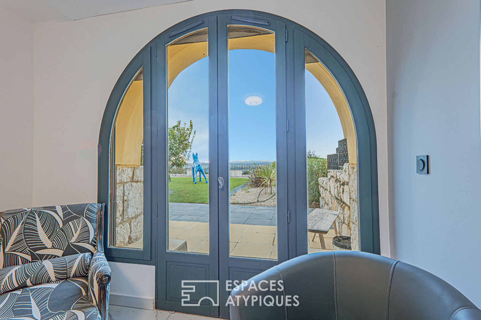 Fabron – Bien d’exception en rez-de-jardin avec vue panoramique mer