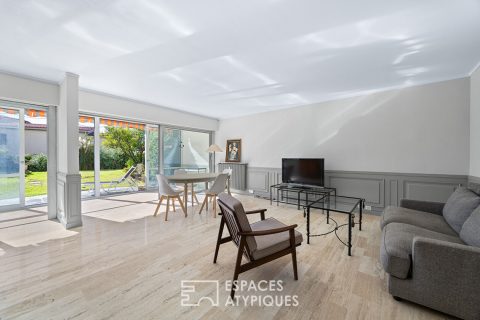 Grand T3 rénové avec jardin privatif, piscine et parking