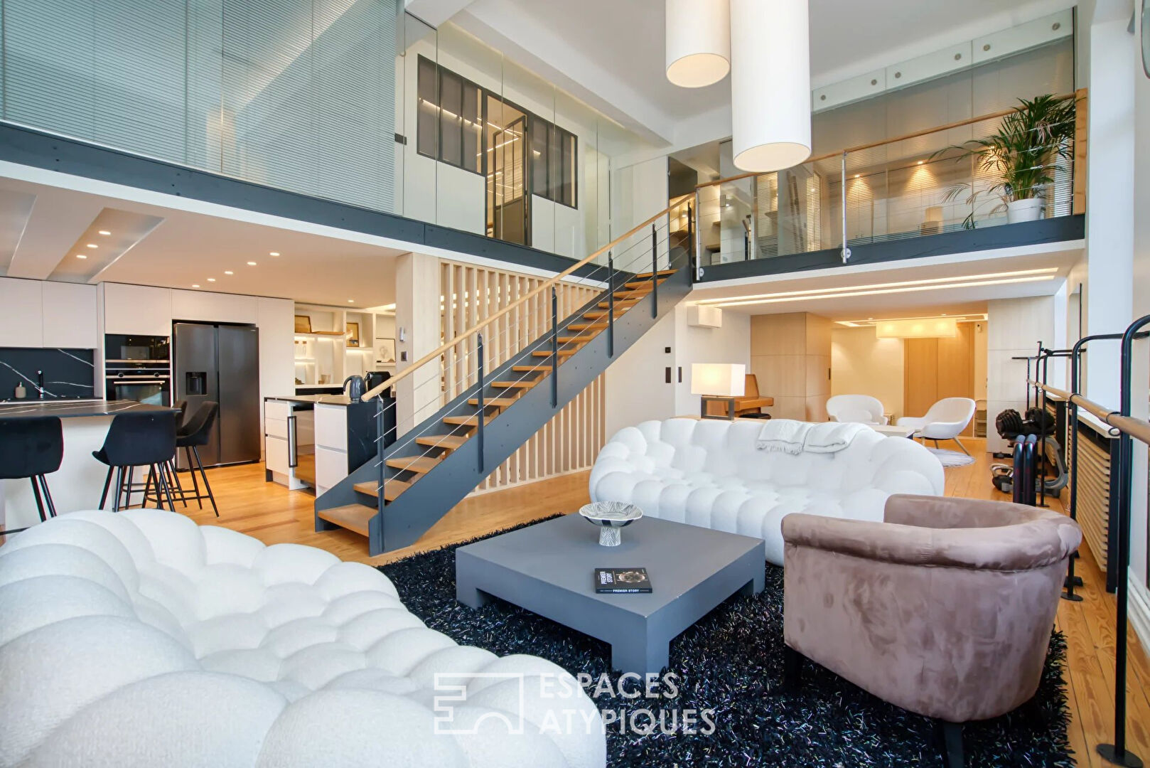 Luxury Loft in Cannes: Contemporary Architecture and High-End Amenities