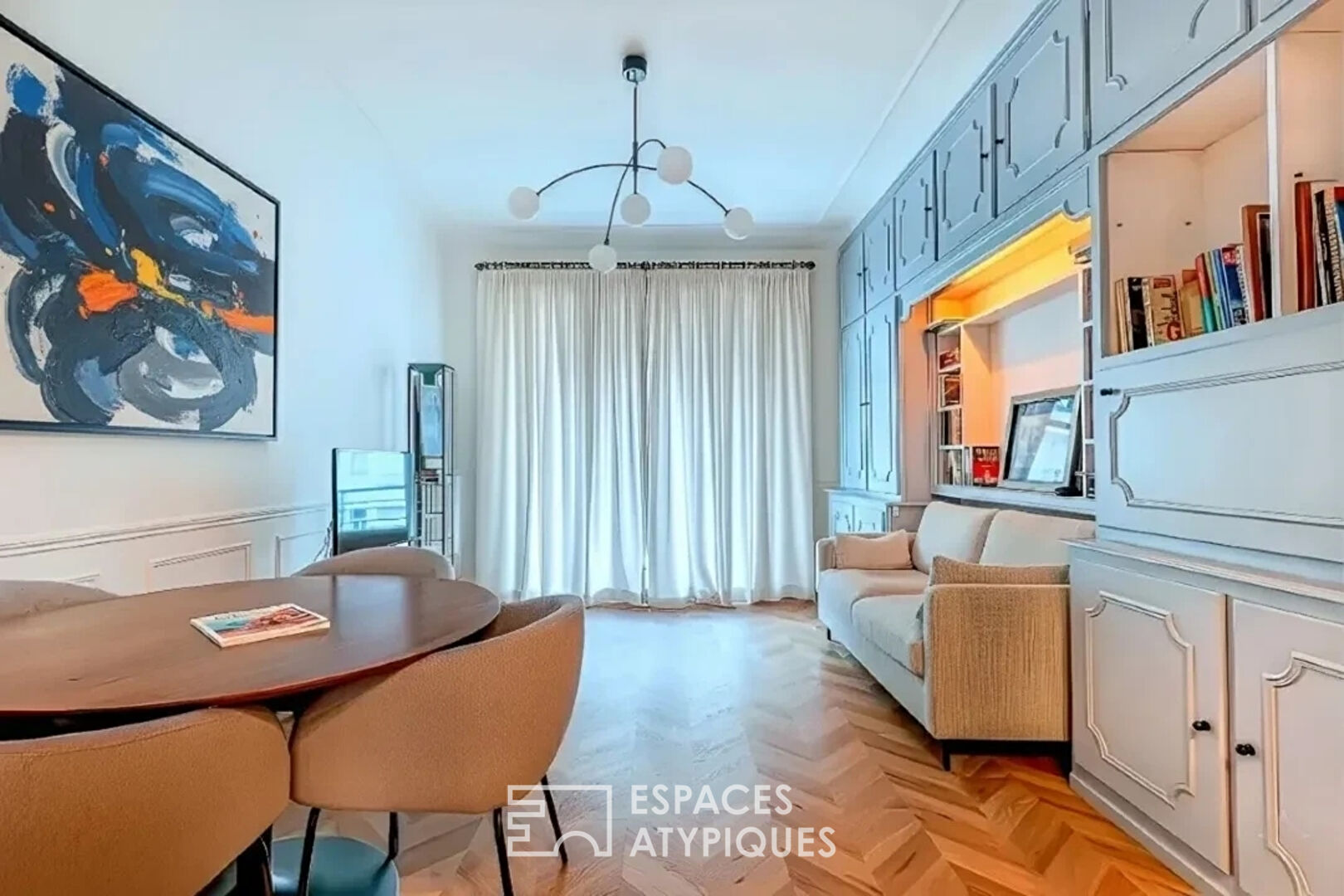 Appartement de 4 pièces traversant avec terrasse sur la Rue de France