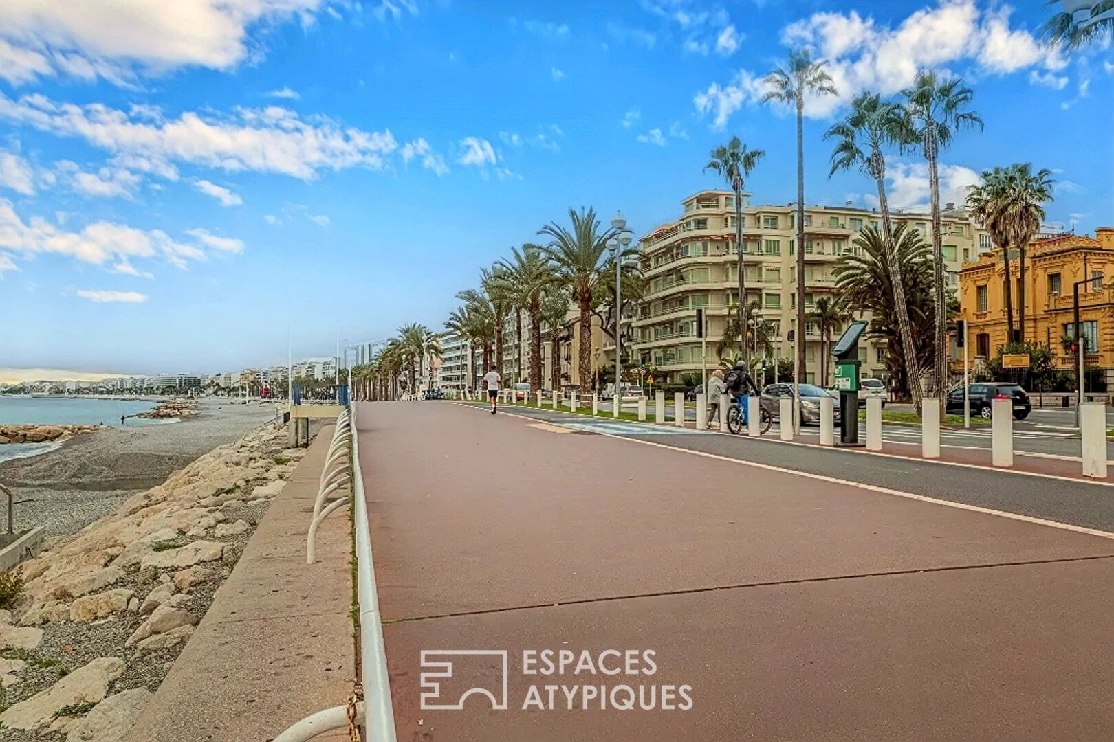 Appartement de 4 pièces traversant avec terrasse sur la Rue de France