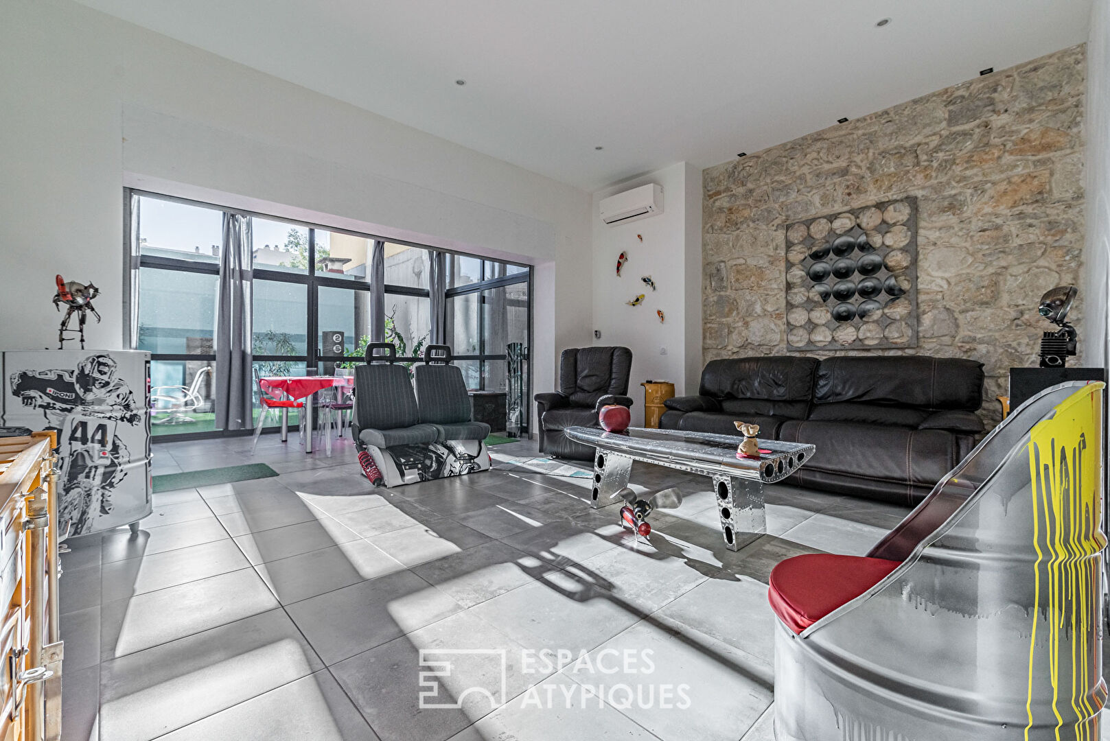 Maison de ville : Volume Contemporain et Potentiel de Surélévation