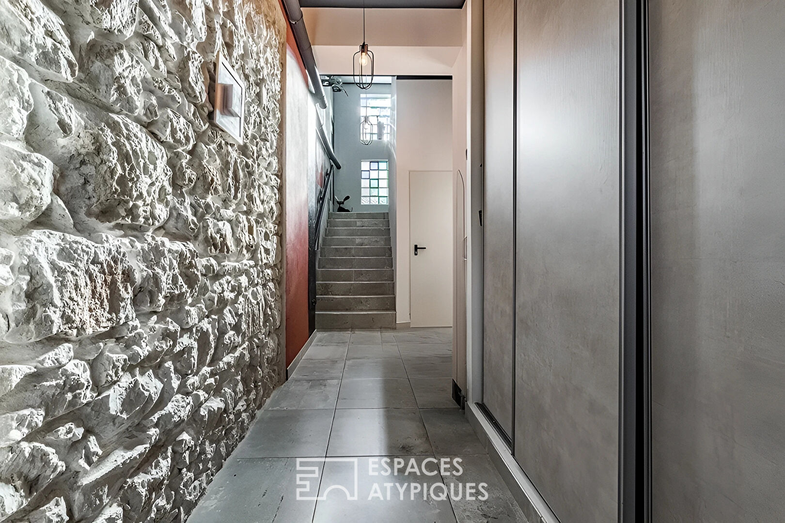 Maison de ville : Volume Contemporain et Potentiel de Surélévation