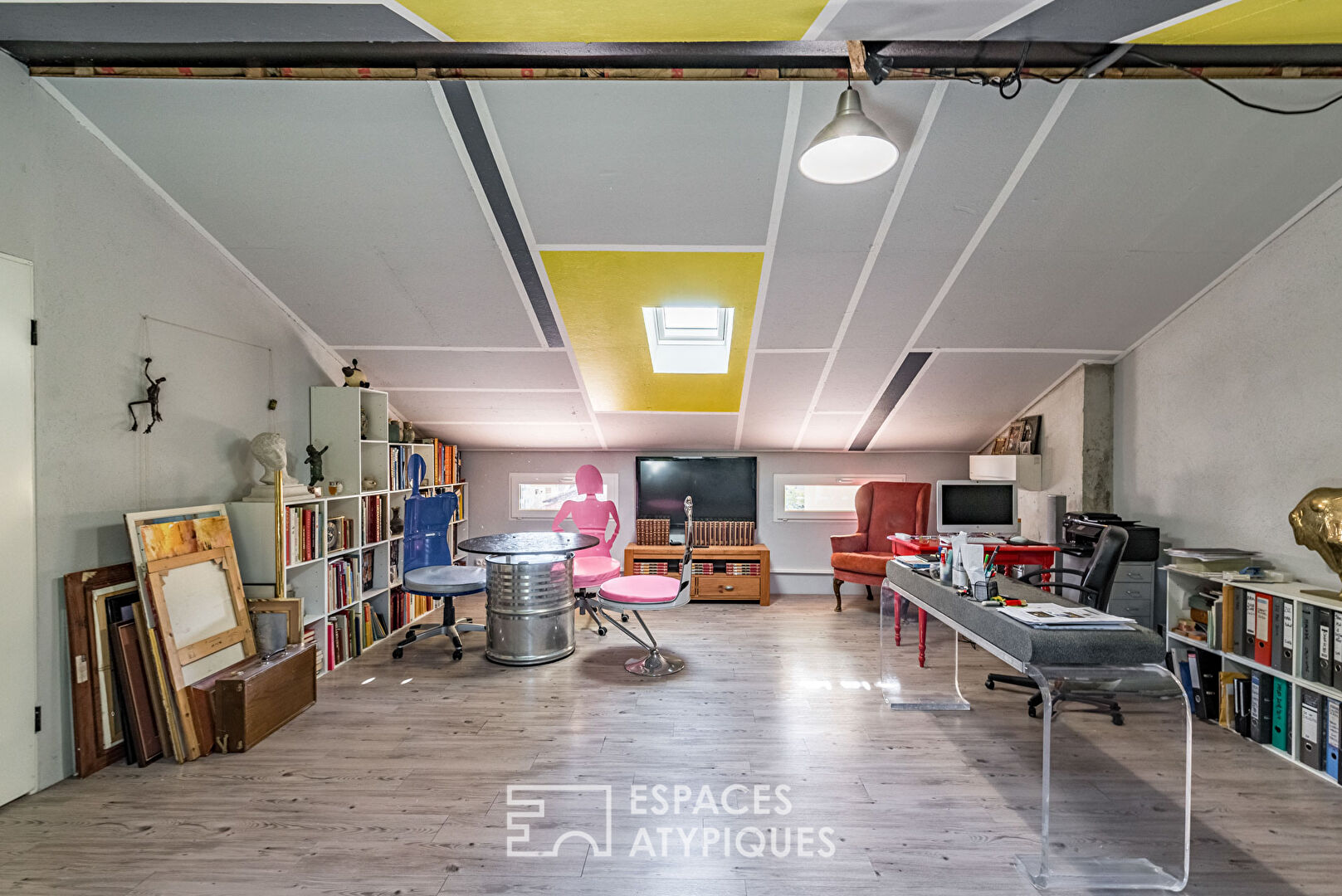 Maison de ville : Volume Contemporain et Potentiel de Surélévation