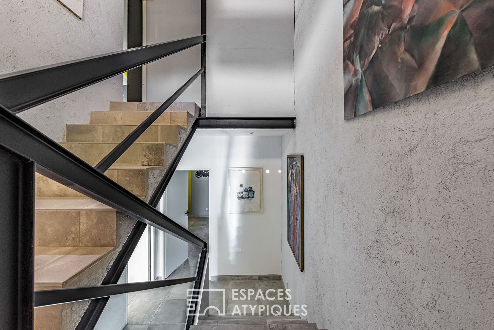 Maison de ville : Volume Contemporain et Potentiel de Surélévation