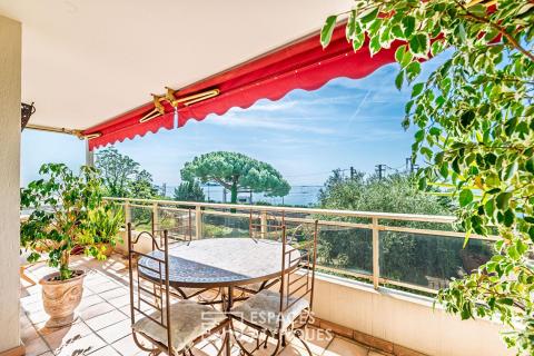 Grand T3 avec terrasse vue mer, box fermé et parking