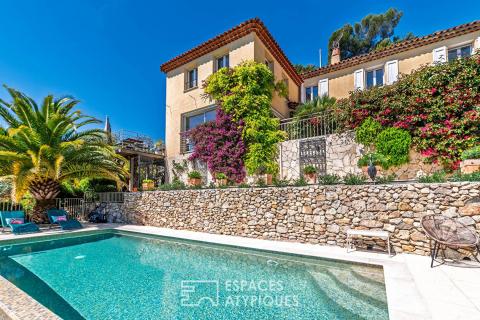 Villa provençale revisitée en belvédère face à la mer et aux montagnes – Arrière-pays Azuréen