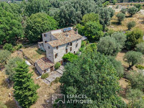 Ancienne ferme en pierre à rénover à Opio – 270 m² privatifs