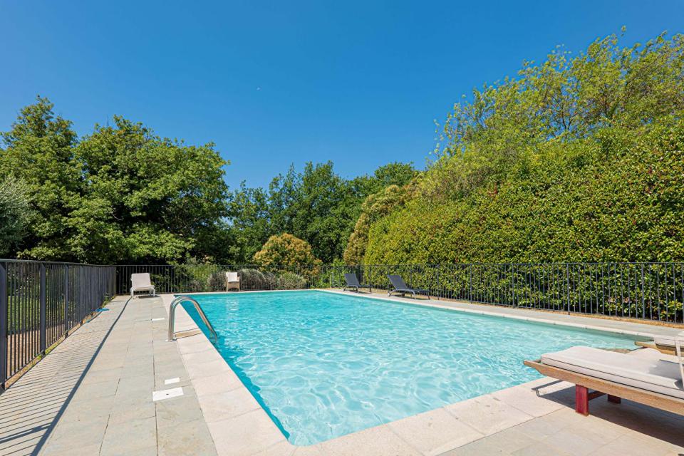 Maison esprit Atelier d'artiste avec piscine à Saint Paul de Vence