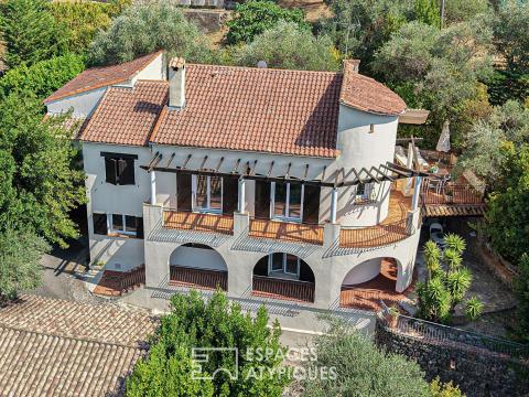 Maison d&rsquo;architecte d&rsquo;exception avec vue panoramique à Grasse