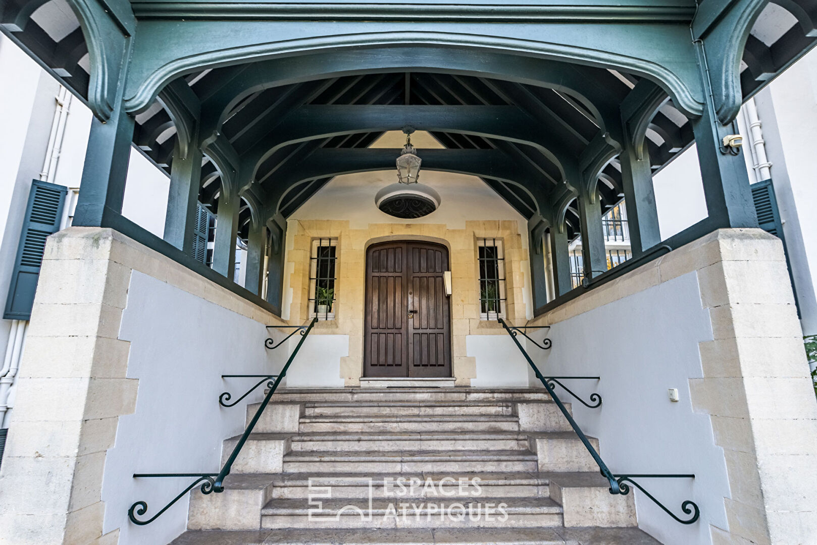 Character apartment in Cannes