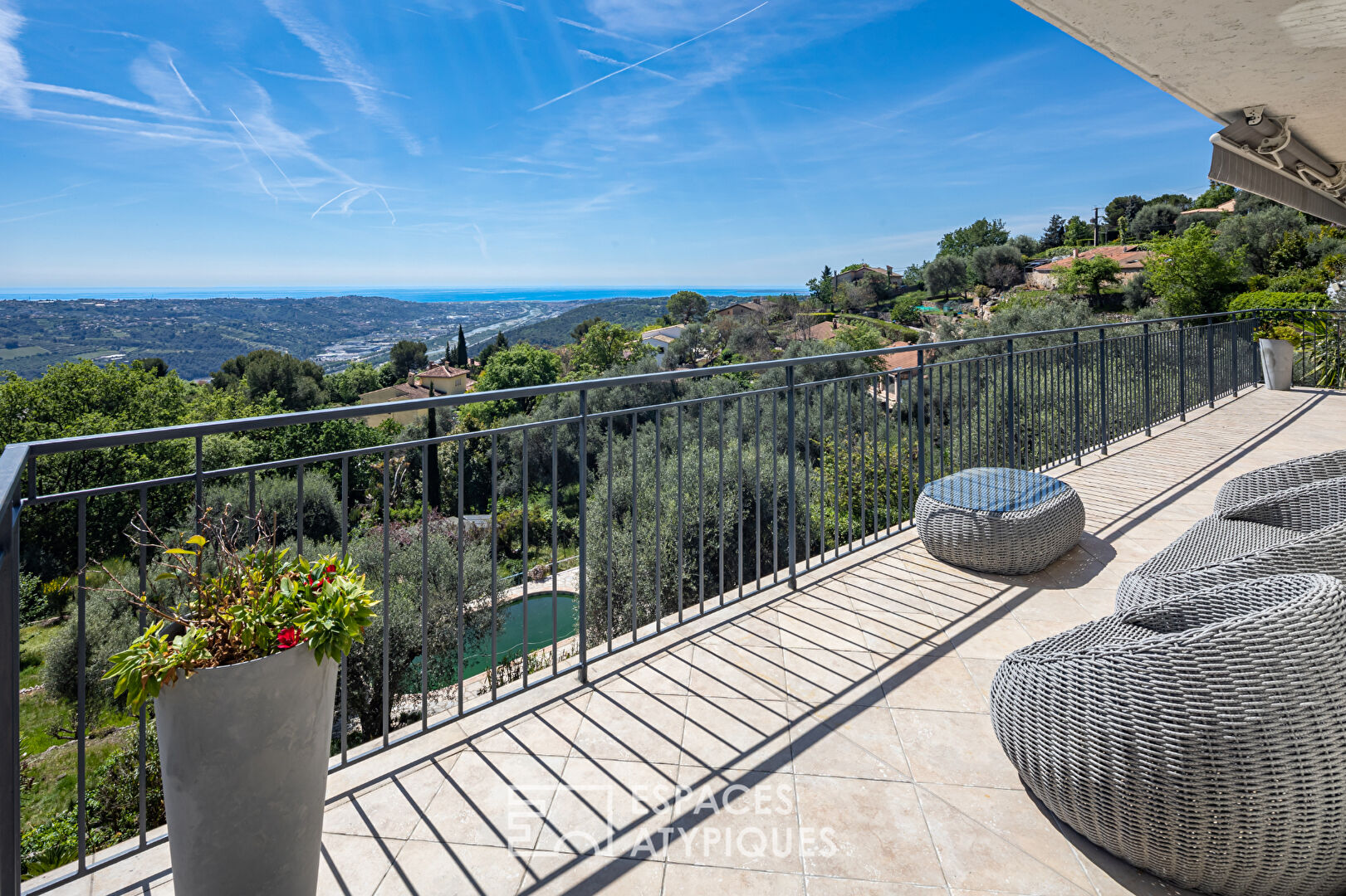 Neo-Provencal architect’s house in Super Gattières