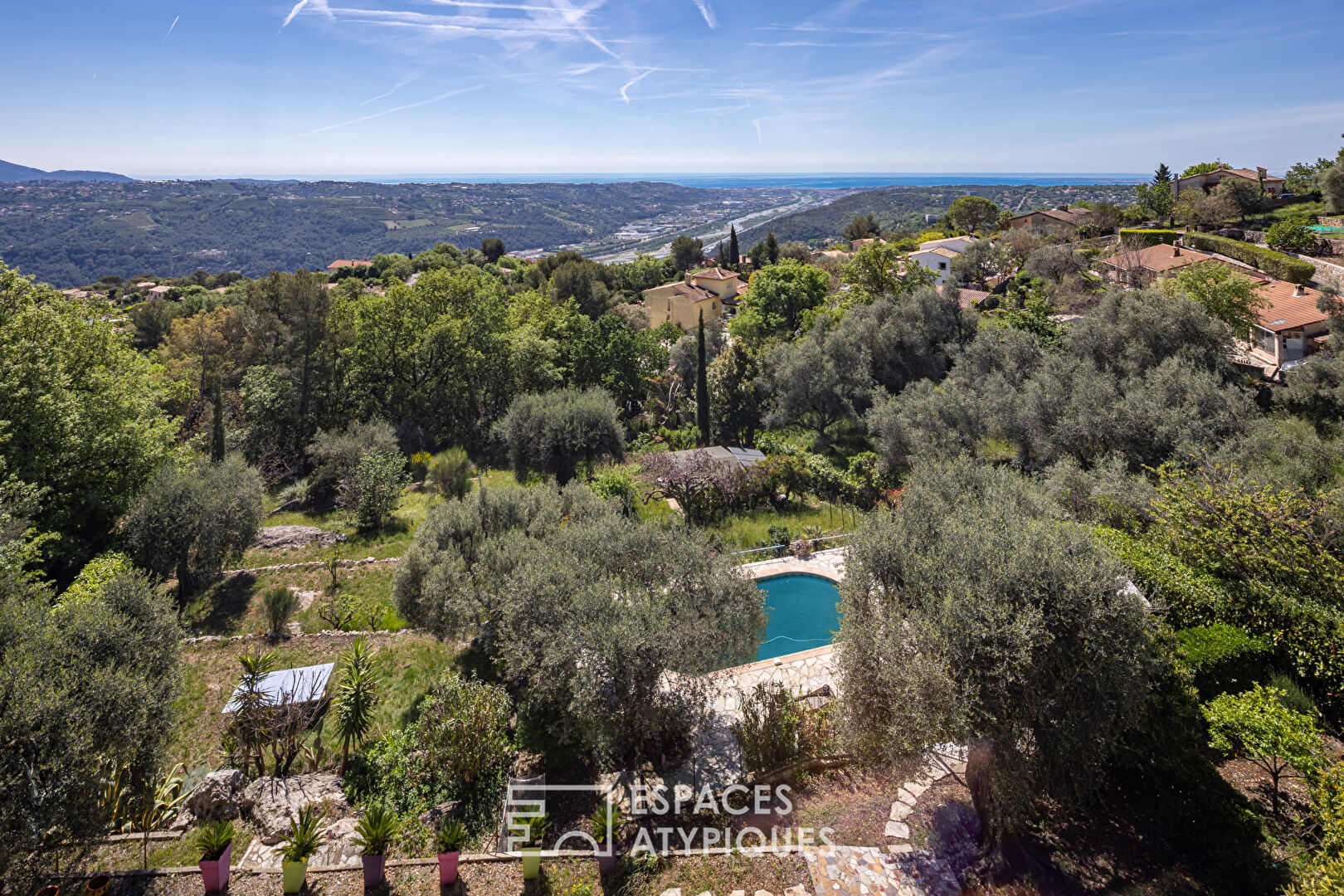 Neo-Provencal architect’s house in Super Gattières