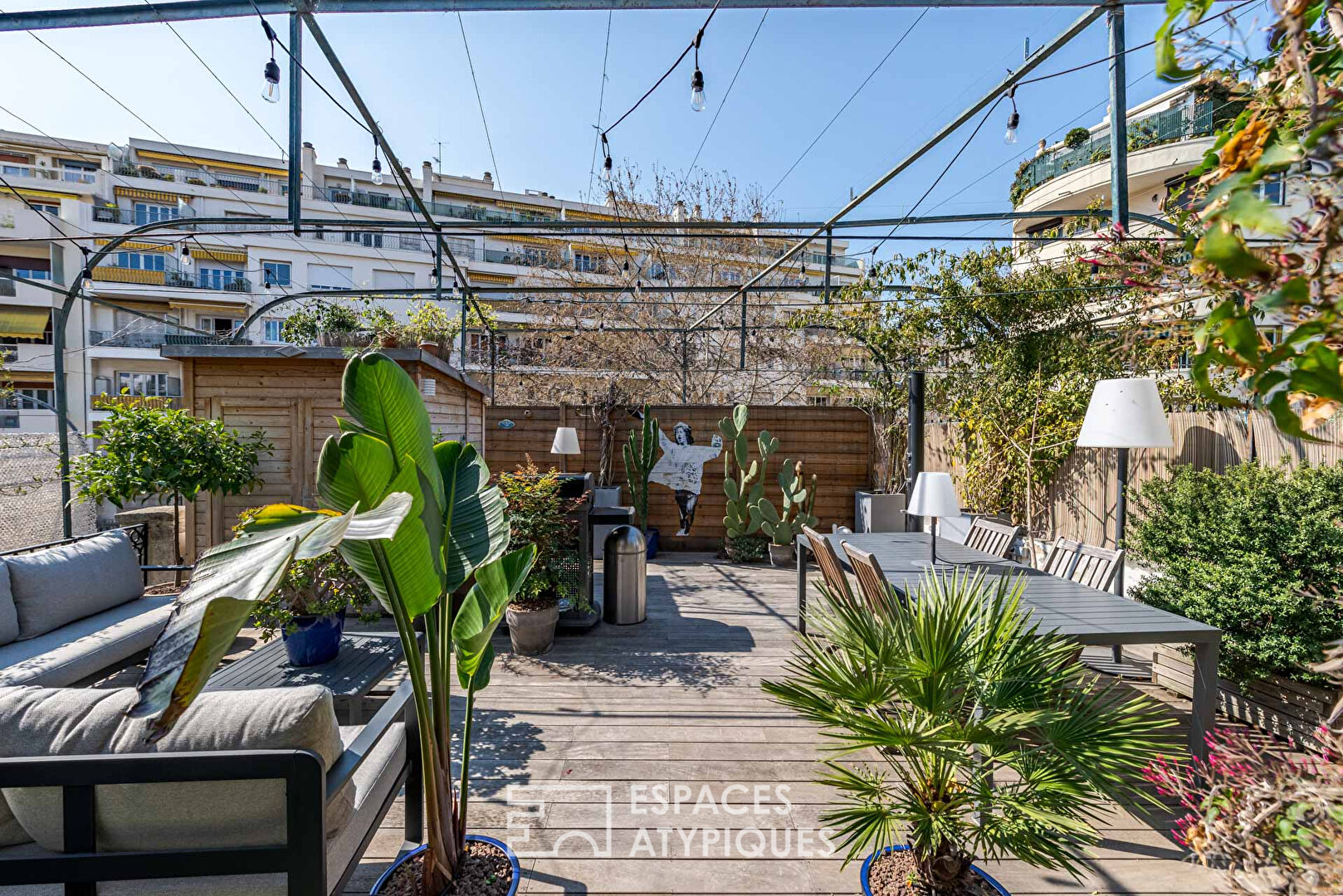 Appartement rénové avec jardin intimiste