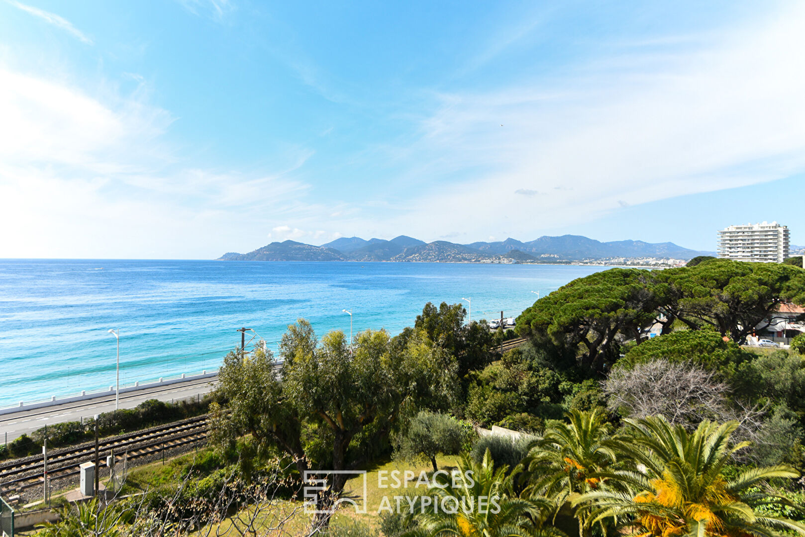 EXCLUSIVITE : Appartement avec terrasse et vue mer panoramique